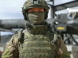 Vorstellung während Siegesparade: Russland präsentiert erstmals seine neue Turbo-Drohne